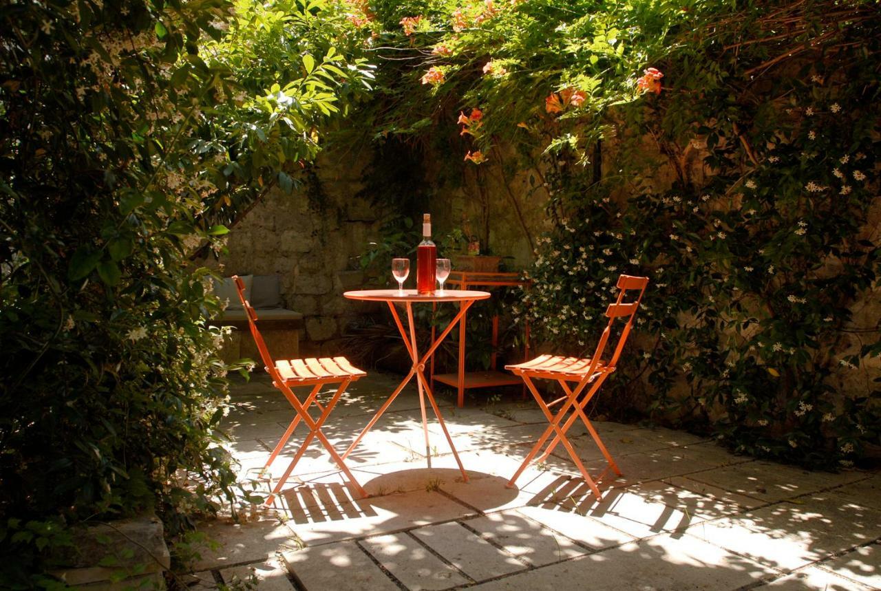 Historic Piazza House & Romantic Hidden Garden Hvar Town Exterior photo